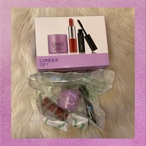 Clinique 3 Piece Gift - New in Box